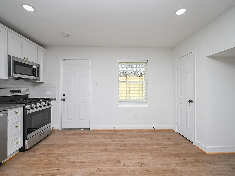 4710 Hershe St — Photo 27