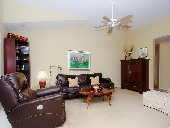 5th image of 967 Fairway Cir