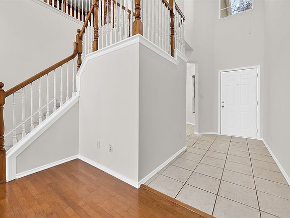 4th image of 8524 Heather Ridge Dr