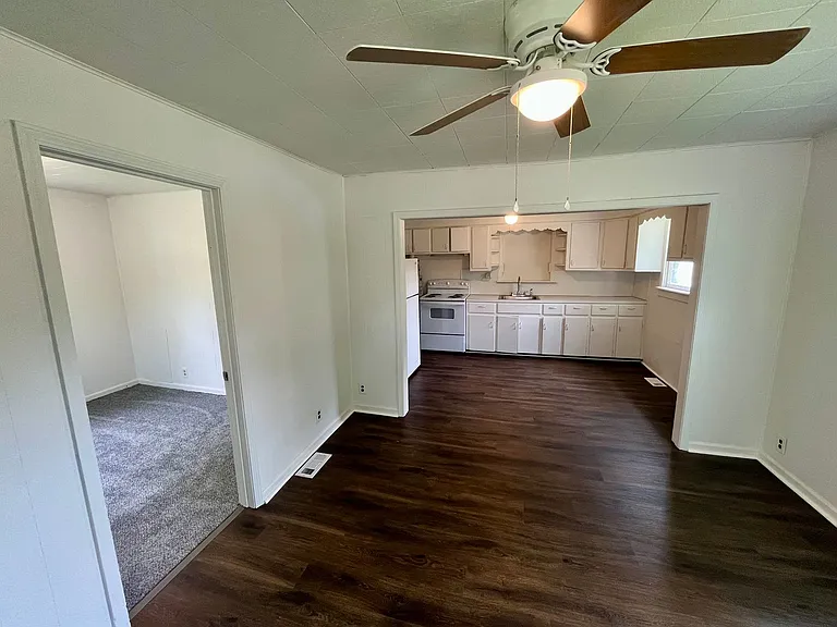 202 Bland St — Photo 3
