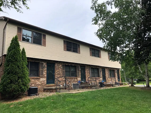 106 Summit Rd #D — Photo 1