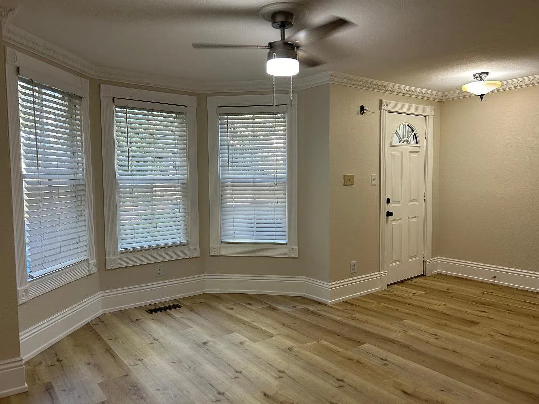 2 bed, 900 sqft, $2,250 — Photo 3