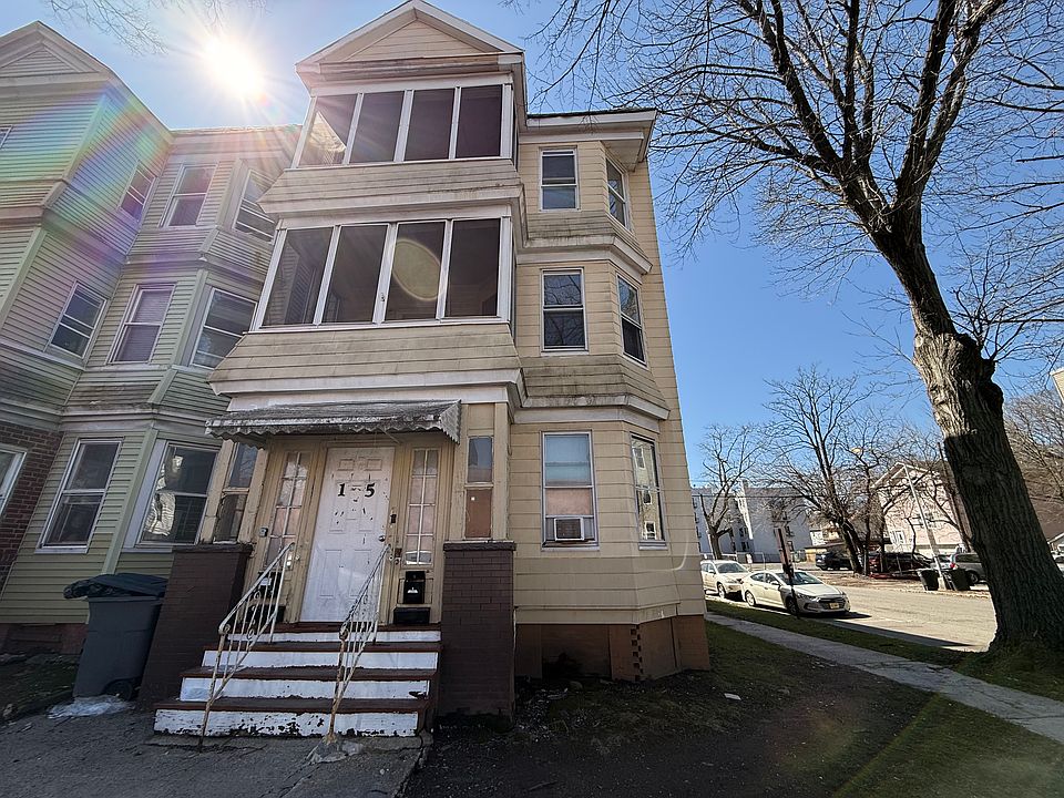 1st image of 15 Linden Ave #3