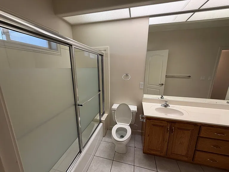 1835 N Beechwood Dr — Photo 46