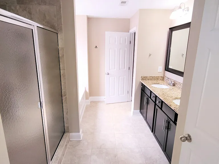 5001 Laughing Brook Ln — Photo 14
