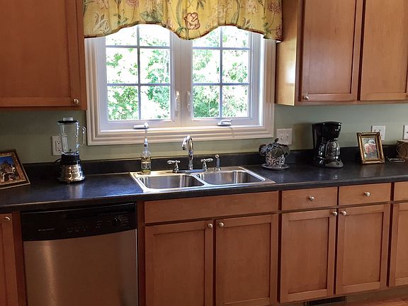 5th image of 2481 Cumberland Trce NW
