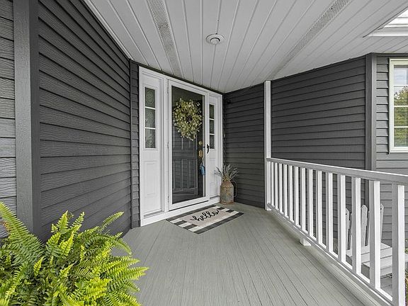 2nd image of 2215 Saint Andrews Dr