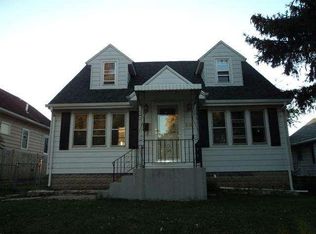 2469 S 75th St, West Allis, WI 53219
