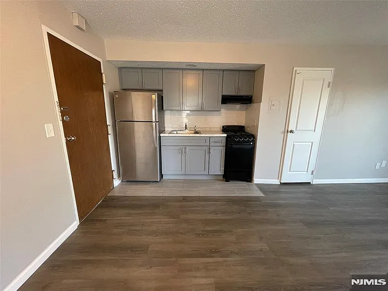 125B Lawrence St #5C — Photo 6