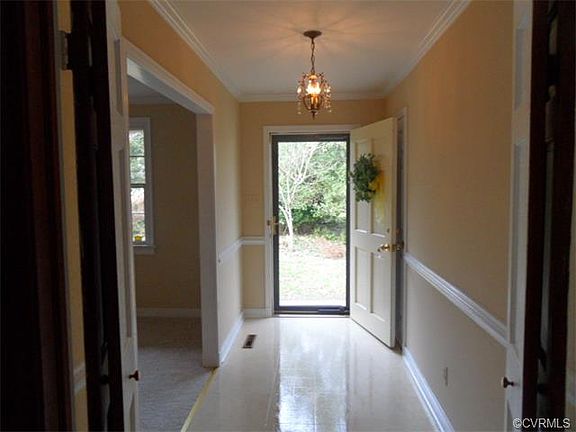 4th image of 7921 Surreywood Dr