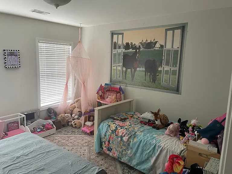 4 Ashley Crossing Dr — Photo 9