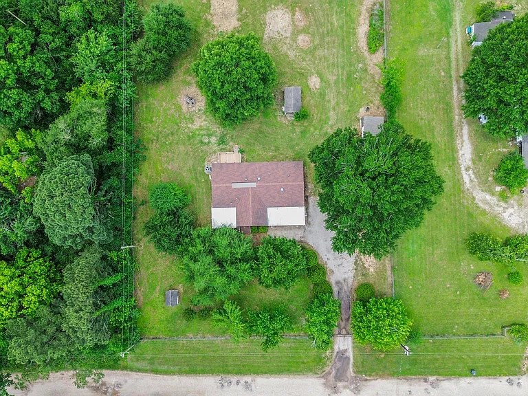 18303 James Rd — Photo 34