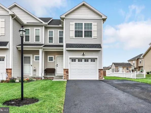 11 Solar Ct, Hanover, PA 17331