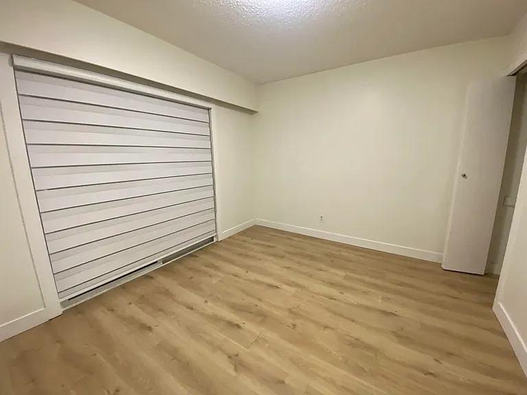 832 Habgood St — Photo 9