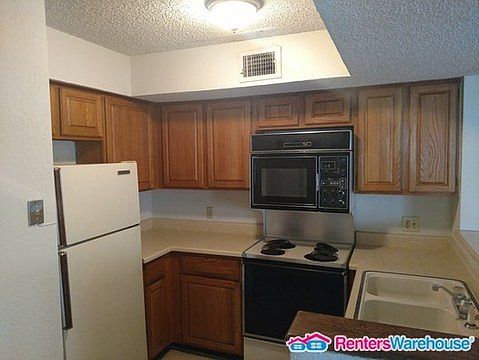 2nd image of 11520 N May Ave APT 208