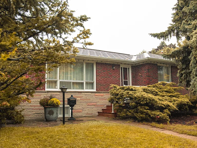 2 Brantwood Dr — Photo 2