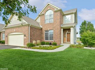 4400 Coyote Lakes Cir, Lake In The Hills, IL 60156