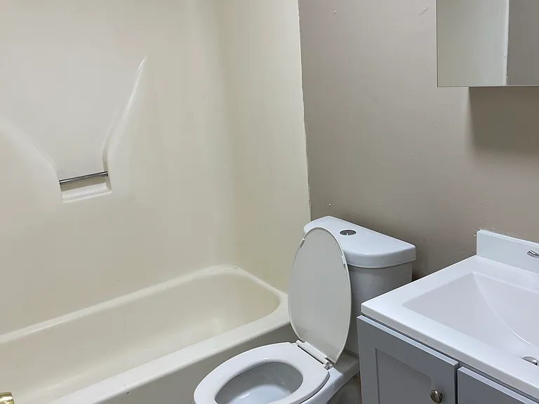 1135 Lancaster Ave #A — Photo 5