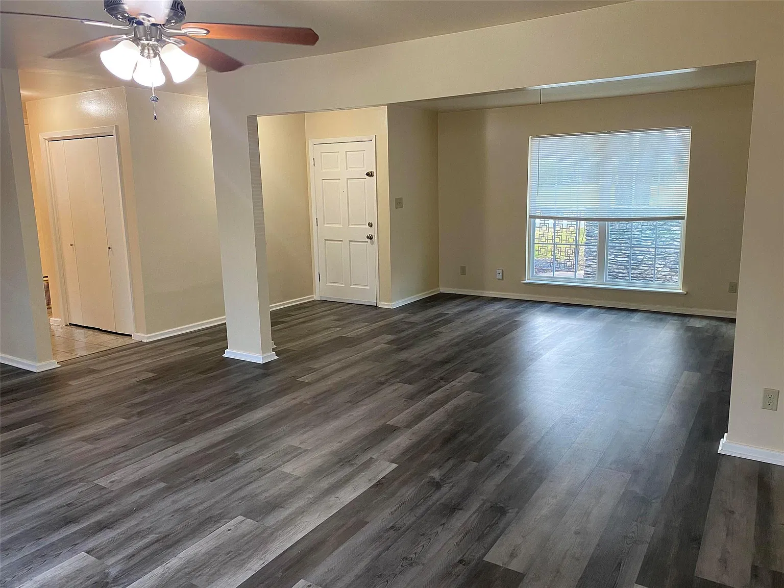 3 bed, 2.0 bath, 1358 sqft, $2,800 — Photo 3