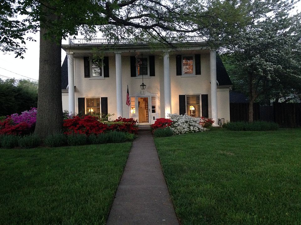 1st image of 400 S Roosevelt Dr