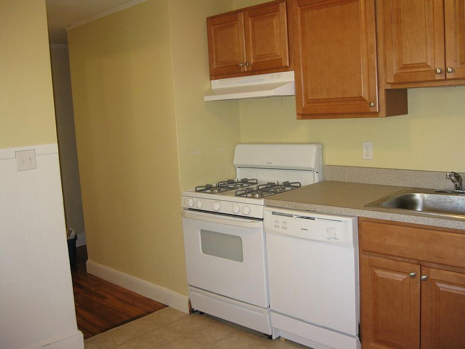 1st image of 55 Orange St APT 4