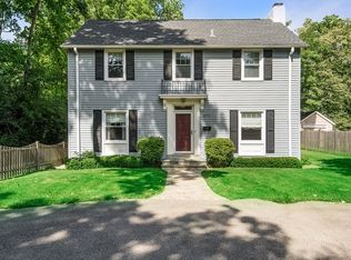 979 Green Bay Rd, Highland Park, IL 60035