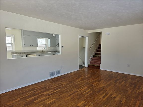 5th image of 2505 W Saint Louis Bridge Rd