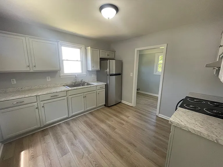 4915 Sycamore Pl — Photo 5