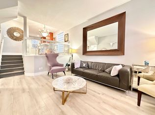 136 W 4th St #D, North Vancouver, BC V7M 1H5