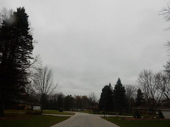 4th image of W157N5839 Cheryln Dr
