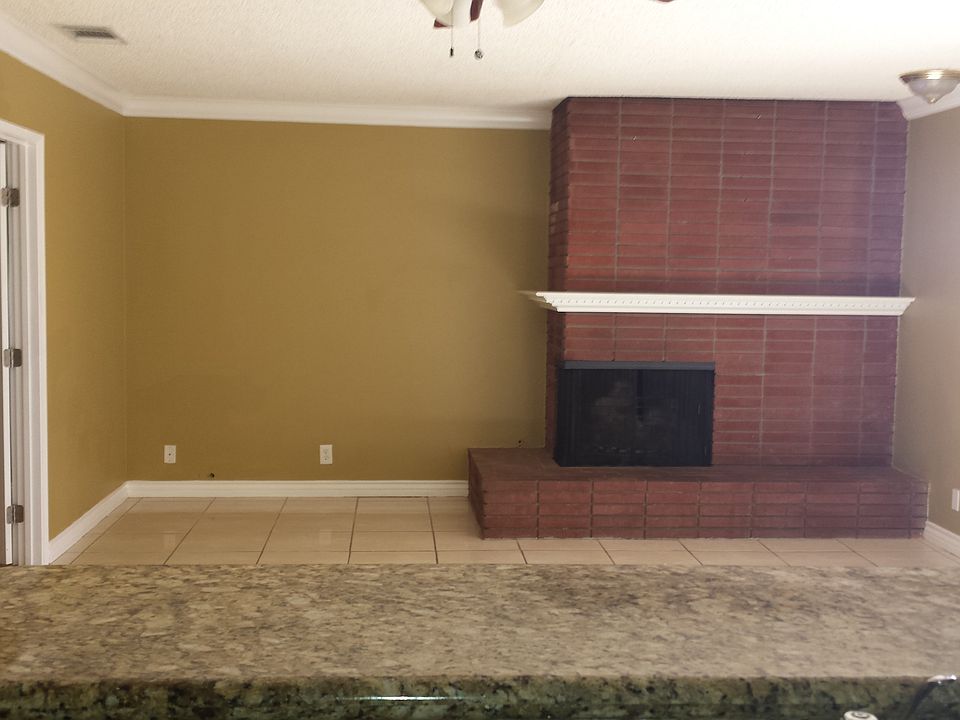 2nd image of 10802 Woodbury Rd