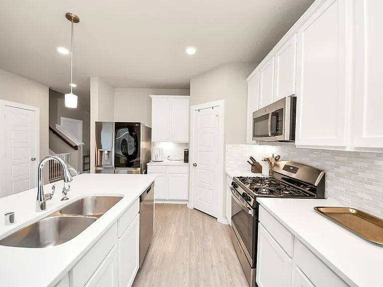 21034 Sunny Ravine Dr — Photo 3