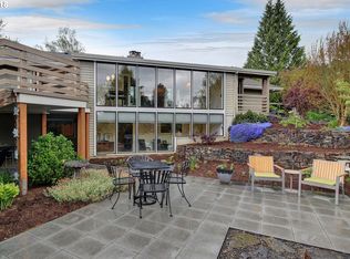 19507 SW 35th Ct, Lake Oswego, OR 97034