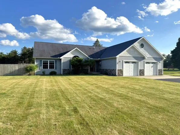 4013 Ralph Scott Dr, Oscoda, MI 48750