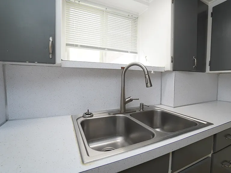 2506 W Woodlawn Ave #4 — Photo 9