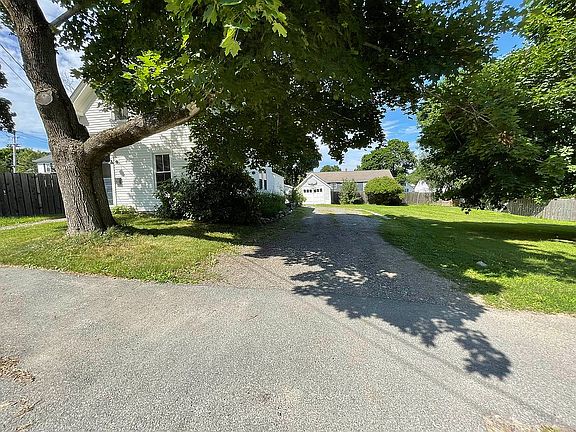 5th image of 399 Buck St