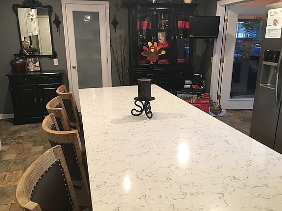 4th image of 310 E Lori Ct