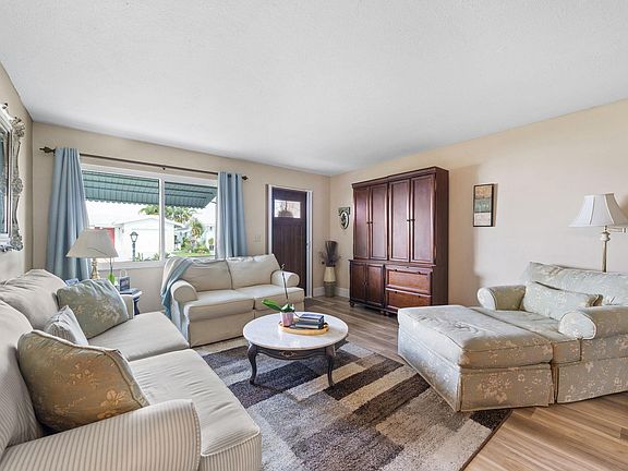 4th image of 2114 SW 22nd Street