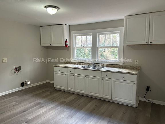 3rd image of 1223 Pleasant Ave