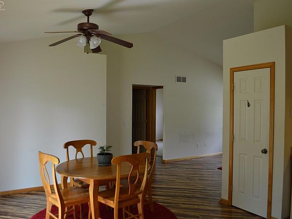 4th image of 9239 Oakview Dr