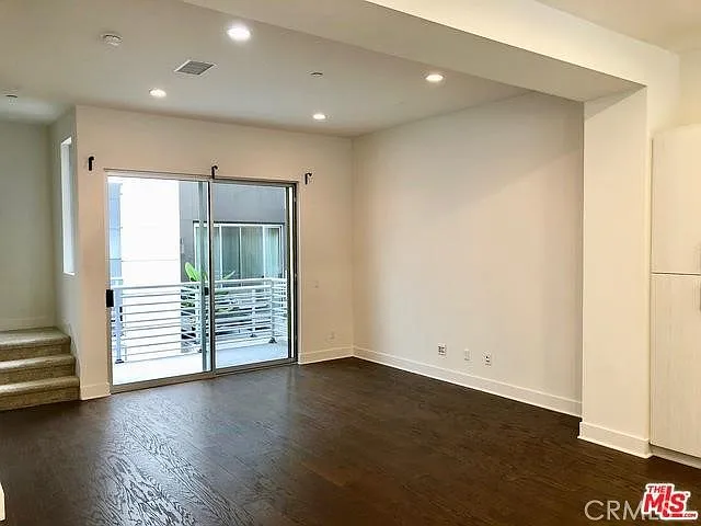 2 bed, 1219 sqft, $4,495 — Photo 2