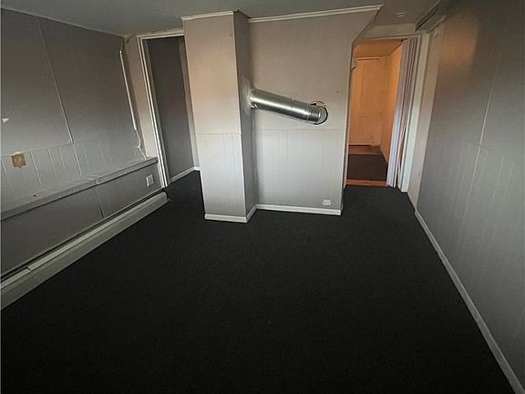 2nd image of 135 Ridge St