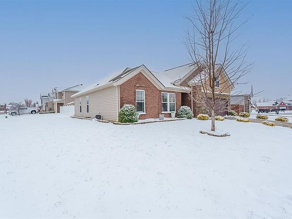 3rd image of 1992 Whispering Meadows Dr