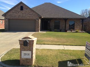 2916 Elmo Way, Moore, OK 73160