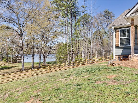 4th image of 1712 E Saluda Lake Rd