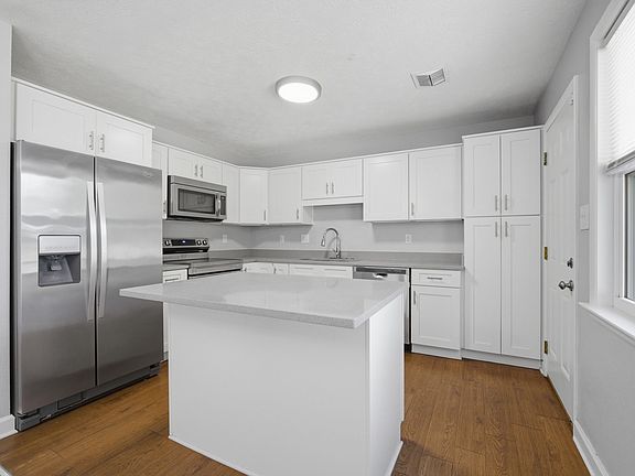 5th image of 4309 Acacia Dr