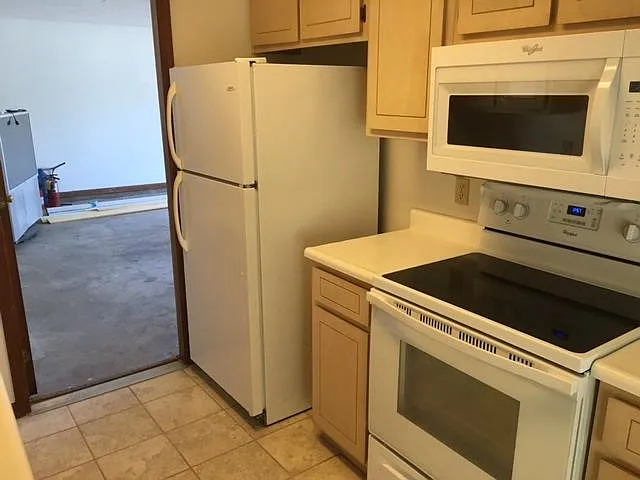 403 Somerset Rd — Photo 30