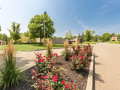 Fairfield Pointe (Clubhouse, Fitness Center, Pools)