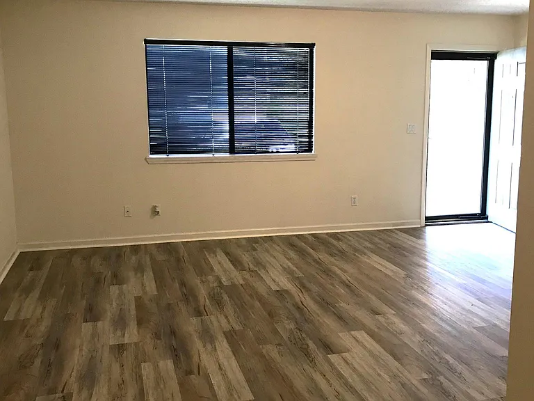 320 Grand Point Dr #A — Photo 2
