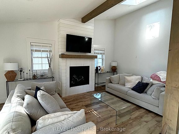 5th image of 399 Elmwood Ave